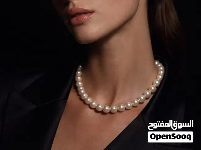 عقد اللؤلؤ المستزرع الطبيعي