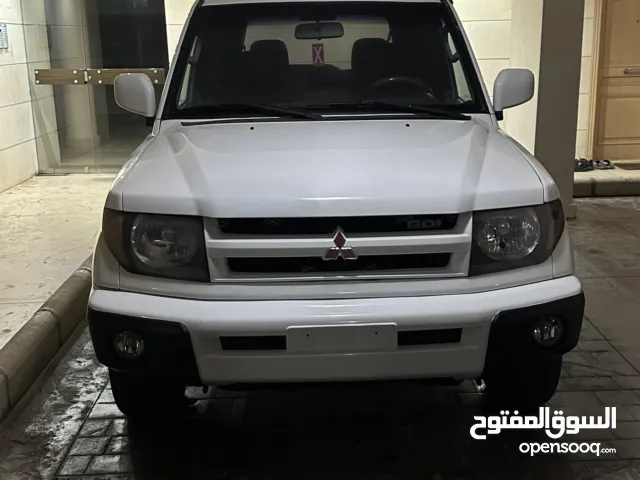 Pajero io 2004