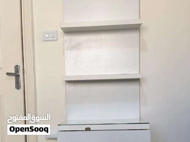 رفوف مع ادراج