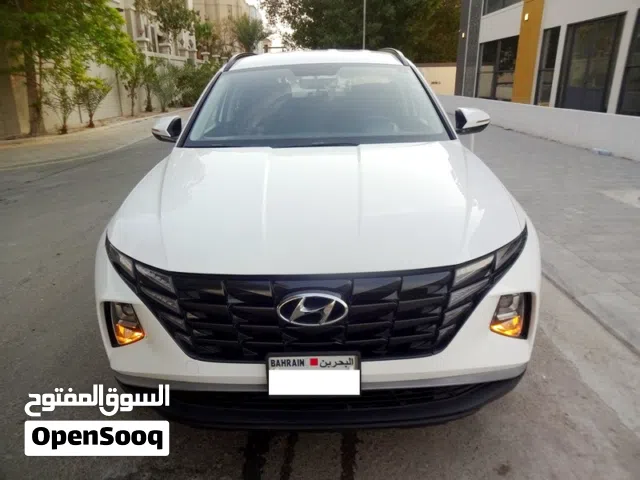 HYUNDAI TUCSON MID OPTION SUV AVAILABL EON MONTHLY INSTALLMENT OR CASH