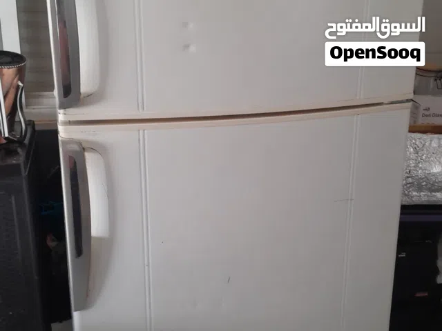 ثلاجه كبيره ومكنسة كهربا ياباني اصلي