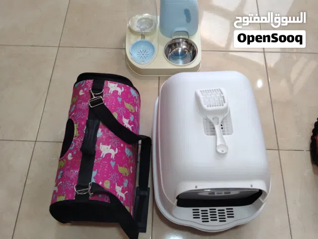 للبيع مجموعة مستلزمات قطط كاملة مناسبة لأي شخص يربي قطط