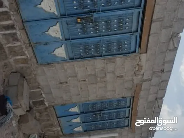 طلبك موجوبيت للجاراربعه دكاكين معا حماماتهن وغرفه وصاله معا حمامها كل دكان منفرد لحاله على شارع ومدخ