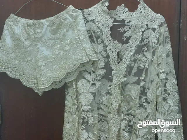 قطعتين يلبس لارج L وميديمM فخم