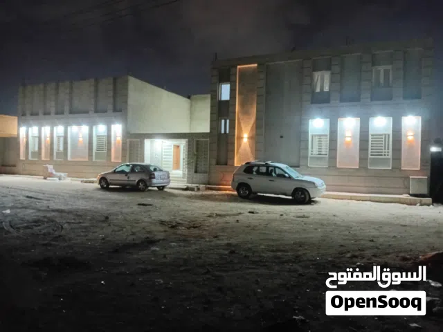 فيلا تتكون من طبقين