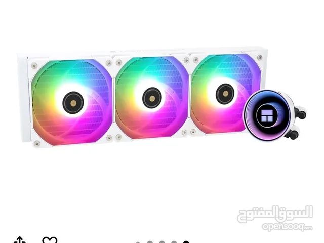 مبرد مائي احترافي بتصميم أبيض أنيق، يحتوي على ثلاث مراوح ARGB