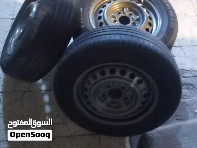 تايرات تخم مع رنكات 15 زوج شادهن جدد قبل فتره مشدودات وزوج مستخدم