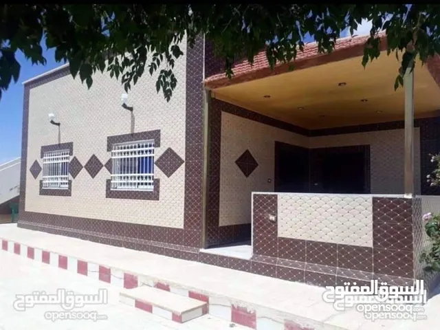 140 m2 More than 6 bedrooms Townhouse for Sale in Mafraq Al-Za'atari