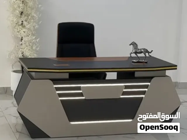 مكتبك هو عنوان نجاحك... خله يعكس فخامتك  نوفر لك أحدث تصاميم المكاتب العصرية وبسعر مناسب