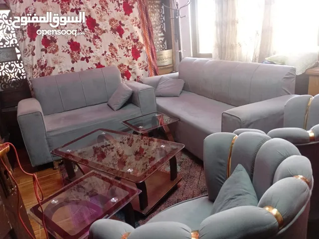 طقم كنب 7 مقاعد للبيع بحاله جيدة جدا