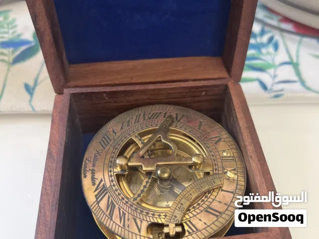 ديكور ايسترولاب لمراقبة حركة النجوم والوقت