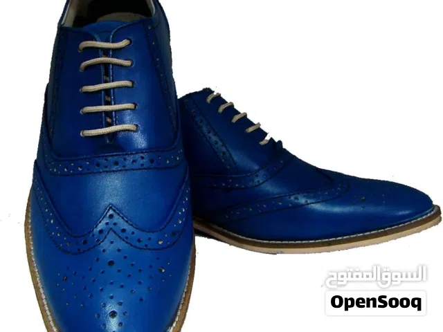 حذاء ازرق نيلي