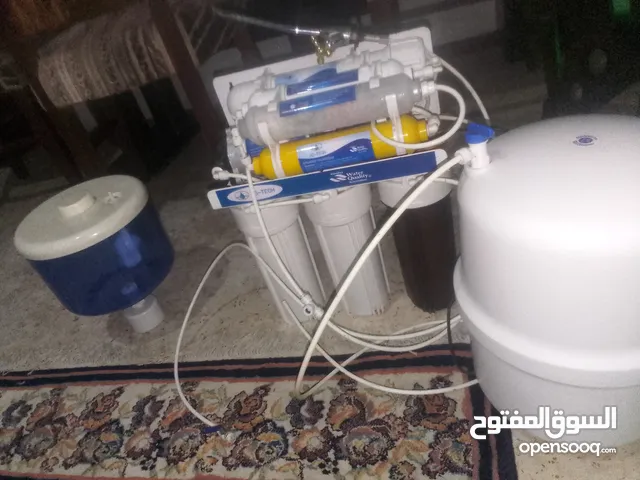 فلتر مستعمل استعمال خفيف بحاجة إلى فلاتر فقط يتكون من فلتر 7 مراحل وحنفية وقارورة وصلات وبرابيش
