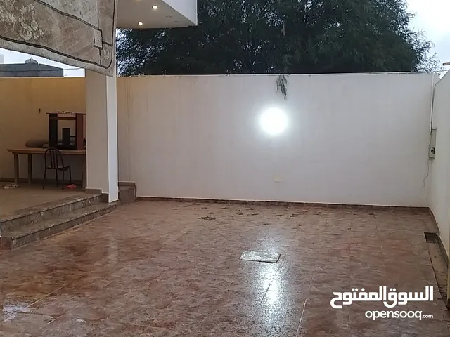 165 m2 3 Bedrooms Townhouse for Rent in Tripoli Al-Hay Adduplomasi