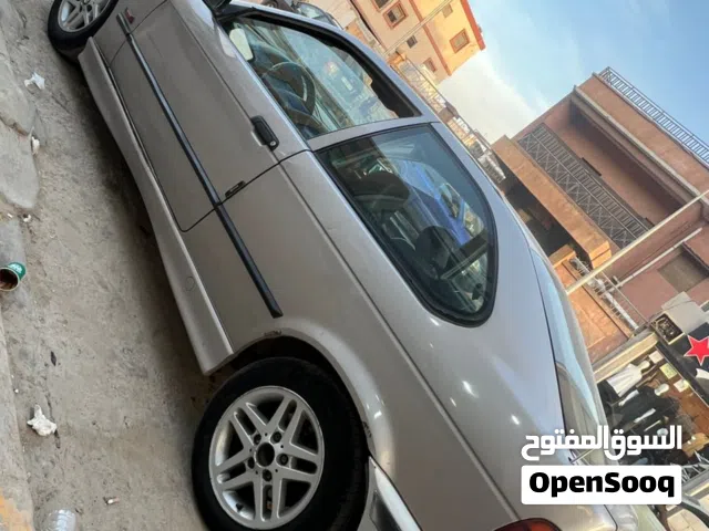 2000 بي ام دبليو الفئة 3 318