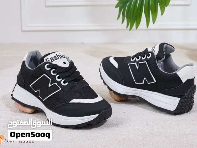 كوتشي fashion اطفالي ترندي جداا مقاس من 27-28 : 35-36 اسود رمادي Code K5366