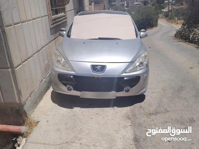 سياره بيجو 307 بحاله جيده جدآ متور 2000 cc بنزين اتوماتيك موديل 2007