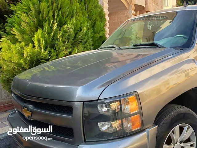 Used Chevrolet Silverado in Amman