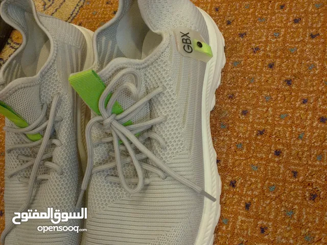 شوز رياضي جديد