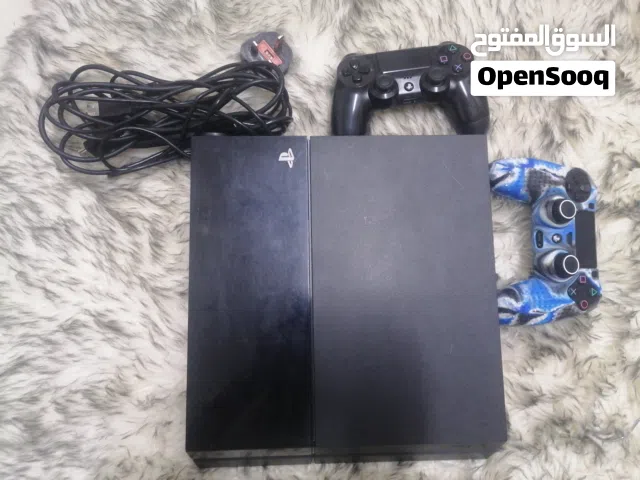 بليستيشن 4نظيفه مع جهازين تحكم لاكن بندون لبسه ومع جميمع مستلزماتها وم 6سيديات ومع شنطتها قابل