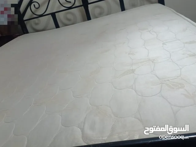 سرير حديد مع مرتبه طبيه مستورد من بره