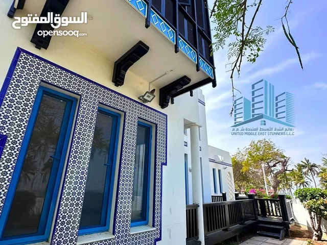 300m2 More than 6 bedrooms Villa for Rent in Muscat Qurm