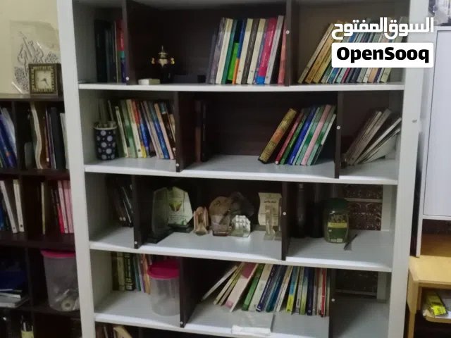 مكتبة كتب للبيع Bookstore for sale