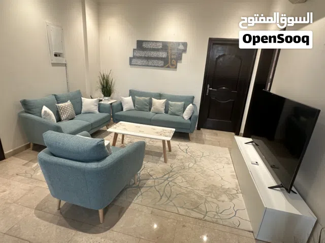 طقم جلوس (6 أشخاص) + طاولة طعام  (6 أشخاص) + طاولة إكسسوارات غرفة الطعام للبيع معا بالكامل بسعر مغري