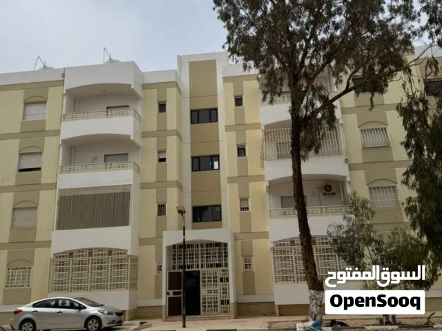 شقه ارضيه للبيع في قاريونس