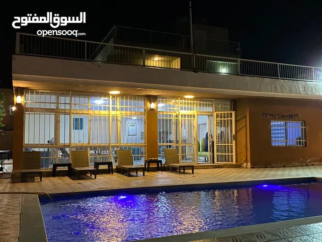 600 m2 3 Bedrooms Villa for Rent in Salt Jala'd