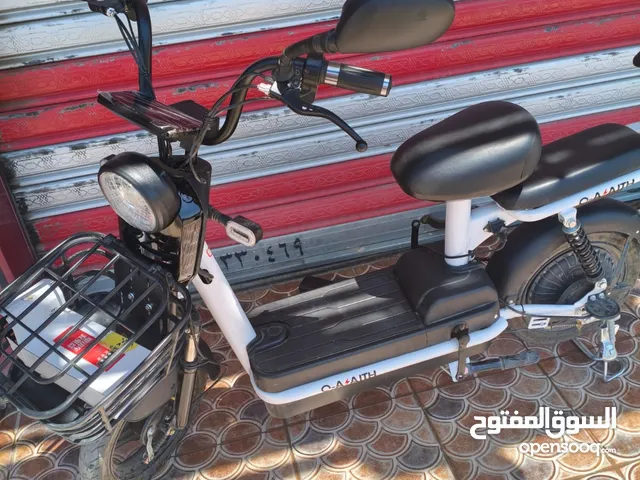 دراجة شحن حجم 14 الدراجة نظيفة ما صار هواي من ماخذها بي ضمان بالبطاريات شهرين