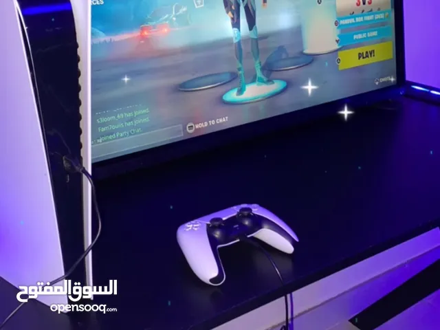 طاوله قيمنق مع اضاءة جميله