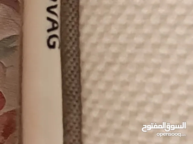 فرشات أيكيا بحال الجديد بل ممتازة لم تستخدم للبيع ب 50 دينار فقط لا غير  وثلاجه صغيره ب 60 دينار