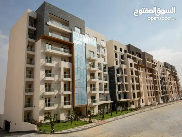 شقه غرفتين استلام فوري في R7 بالعاصمة الاداريه مقدم 10 % و تقسيط علي 10 سنوات