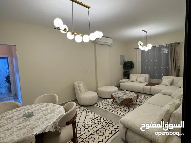 شقه للايجار مفروش غرفتين وصاله فى كمبوند سليا العاصمة الاداريه