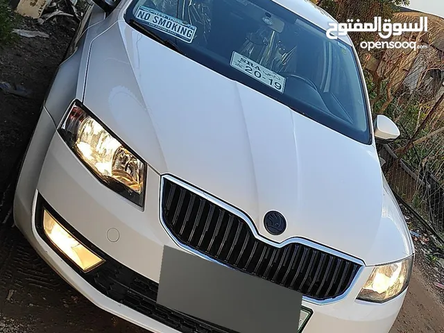 سكودا أوكتافيا 2016 ديزل 1600 سي سي، جير عادي، جنط مغنيسيوم، حالة ممتازة