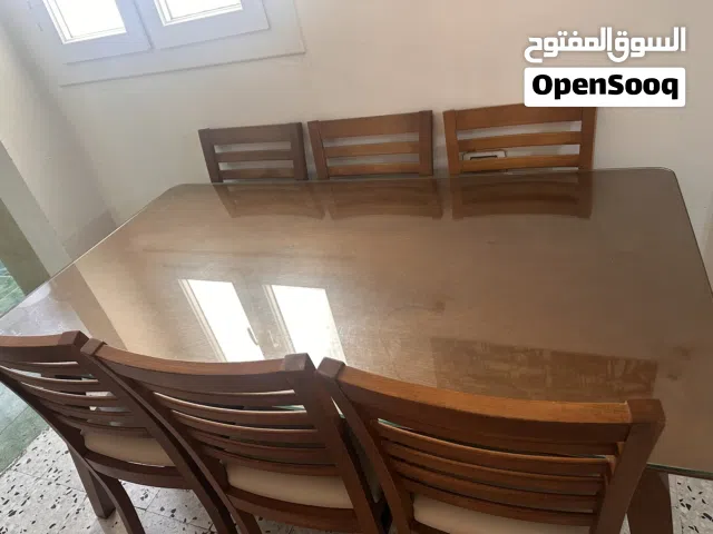 طاولة للبيع السعر 1800