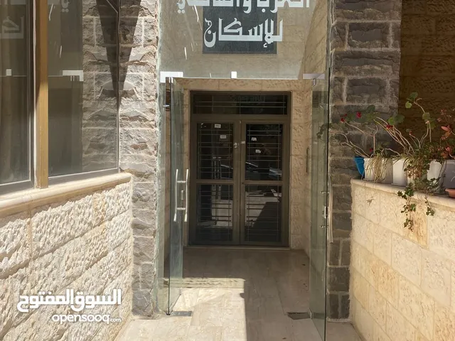 شقة للبيع ضاحية الرشيد 132 م لم تسكن ابدا بجانب مسجد الروضة