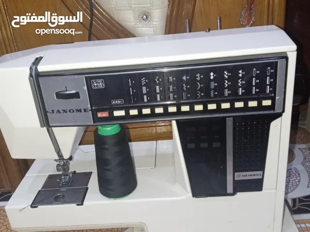 مكينة خياطة