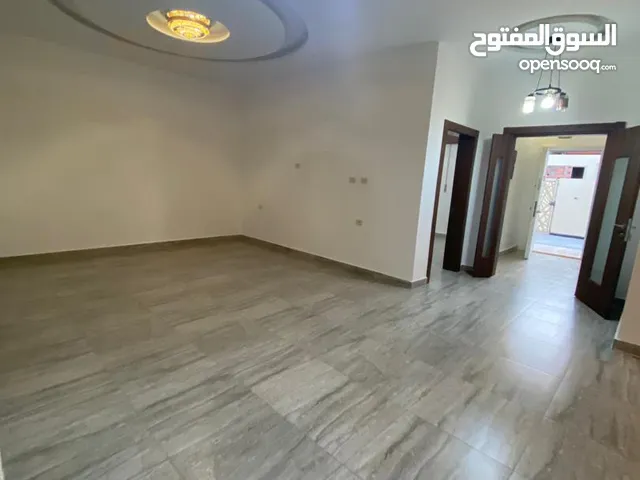 130 m2 2 Bedrooms Townhouse for Rent in Tripoli Al-Seyaheyya