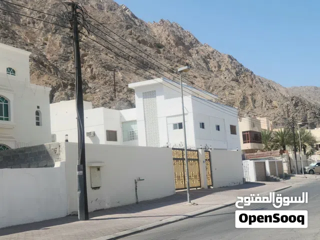 Independent Villa For Sale in Wadi Kabir