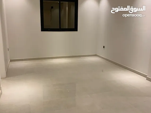 شقة فاخرة اول ساكن  للايجار سنوي الرياض حي الملقاا