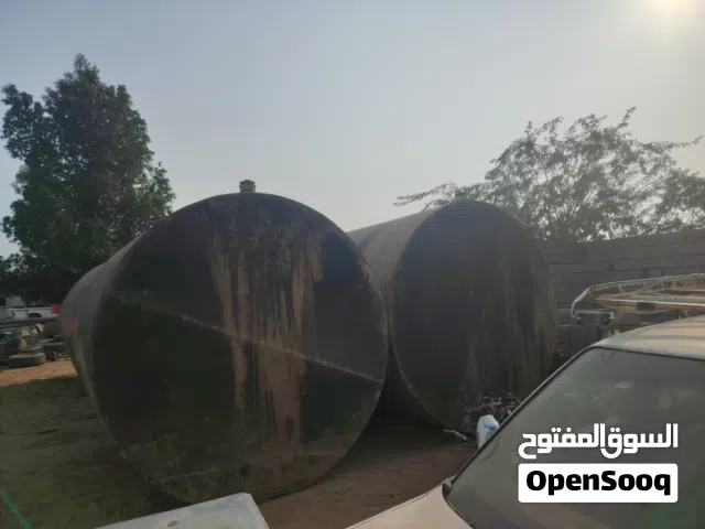 خزانات ديزل نظيفه الكميه اثنين التخزين 44 الف لتر