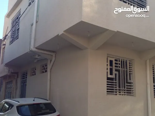 بيت في محافظة كربلاء منطقة الروضتين 
قريب على الامام الحسين (ع)