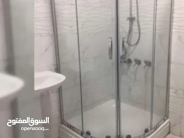 السلام عليكم اخوان  حمام للبيع  مستعمل ونظيف جدا  كامل من كلشي مع كامل ملحقاته