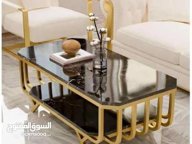 طاولات مجالس ذات تصميم عصري ومبتكر مما يضيفي لمسة من الفخامة والأناقة. دلع بيتك بهذه الطاولات الراقي