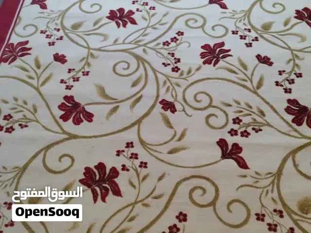 فرش للبيع بالسعر اللي تشوفه مناسب   قطعتين كبار 3x4 وفرشة مدخل 3x2 وقطعة صغيرة 2x1