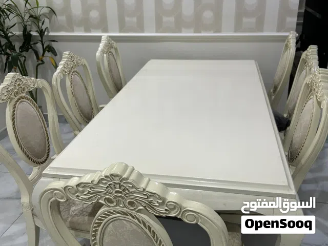 طاولة طعام+ 7 كراسي+ بوفيه