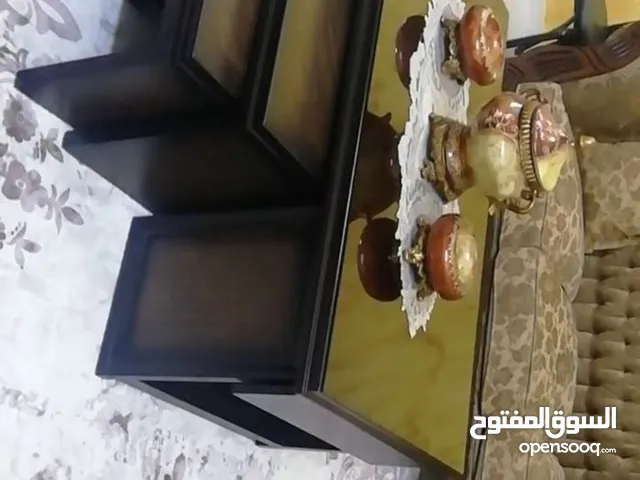 طاولة وسط خشب زان ثقيل مع 4 سيرفيس استعمال بسيط