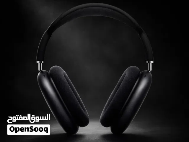 استمتع بصوت واضح ومريح مع سماعة P9!  سماعة رأس لاسلكية فوق الأذن بتصميم خفيف وأنيق، مزودة